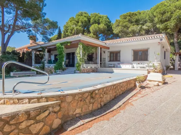 6-bedroom Villa In Pilar De La Horadada, Spain (268 M²)