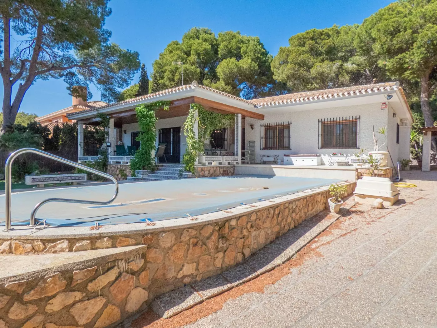 6-bedroom Villa In Pilar De La Horadada, Spain (268 M²)