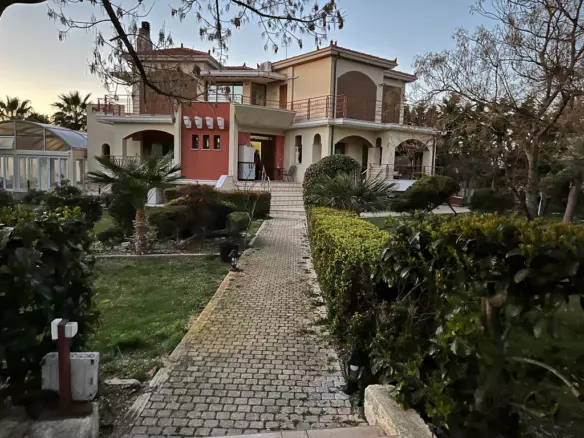 4-bedroom Villa In Anthidonos, Greece (585 M²)
