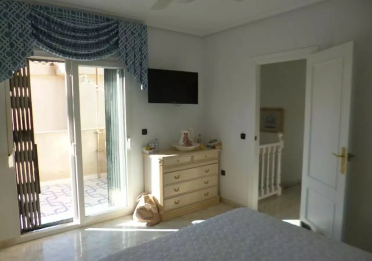 3-bedroom Villa In Orihuela Costa, Spain (95 M²)