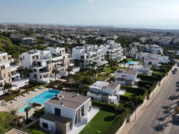 3-bedroom Semi In Orihuela Costa, Spain (102 M²)