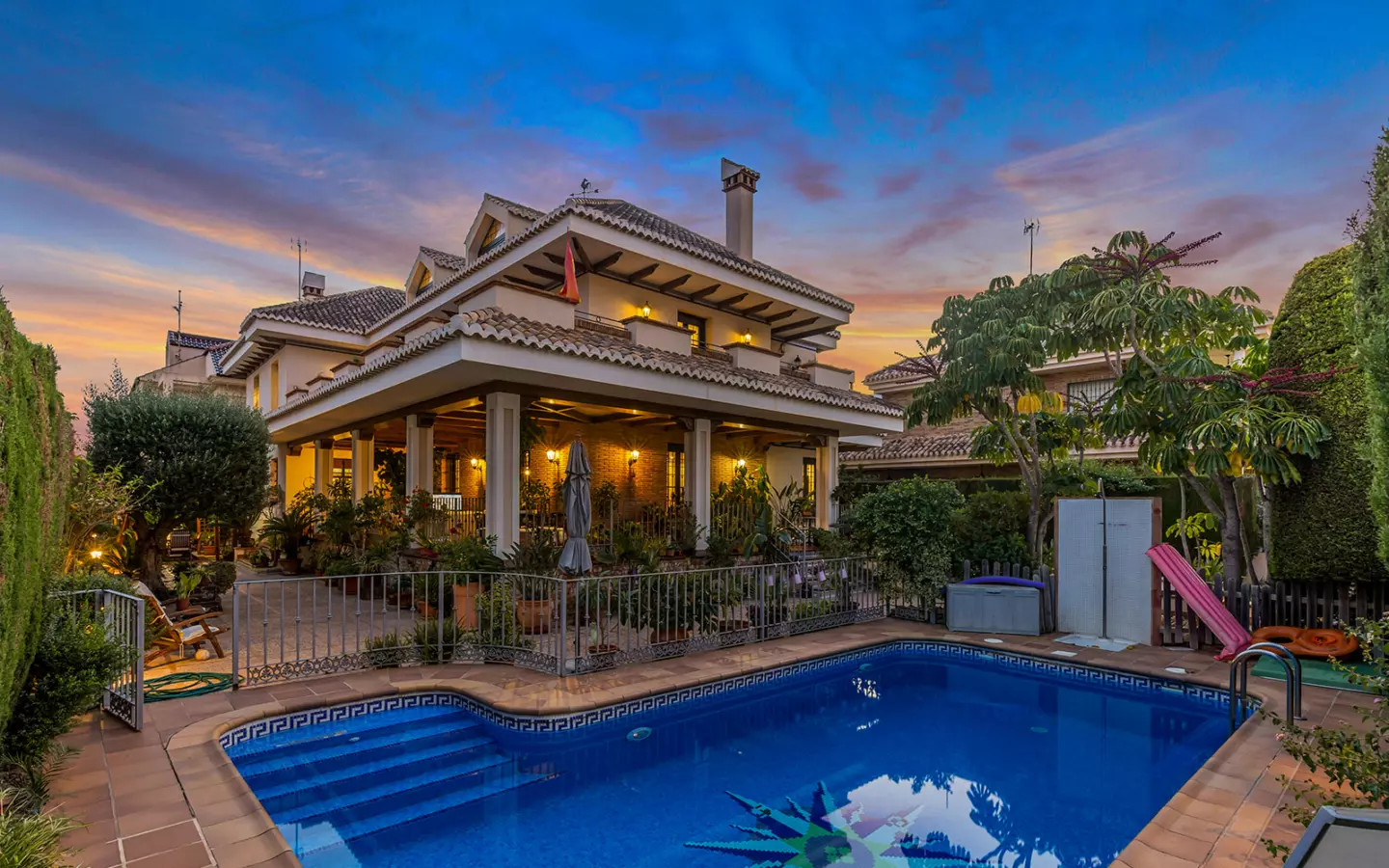 6-bedroom Villa In Torrevieja, Spain (728 M²)