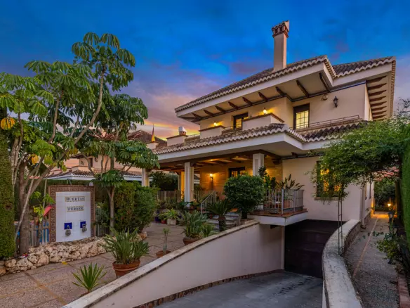 6-bedroom Villa In Torrevieja, Spain (728 M²)