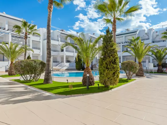 3-bedroom Apartment In Torrevieja, Spain (85 M²)