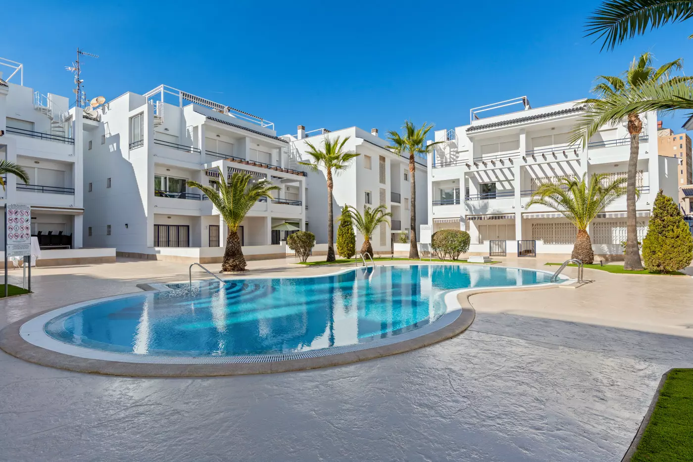 3-bedroom Apartment In Torrevieja, Spain (85 M²)