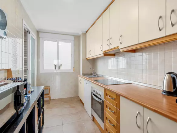 3-bedroom Apartment In Torrevieja, Spain (85 M²)