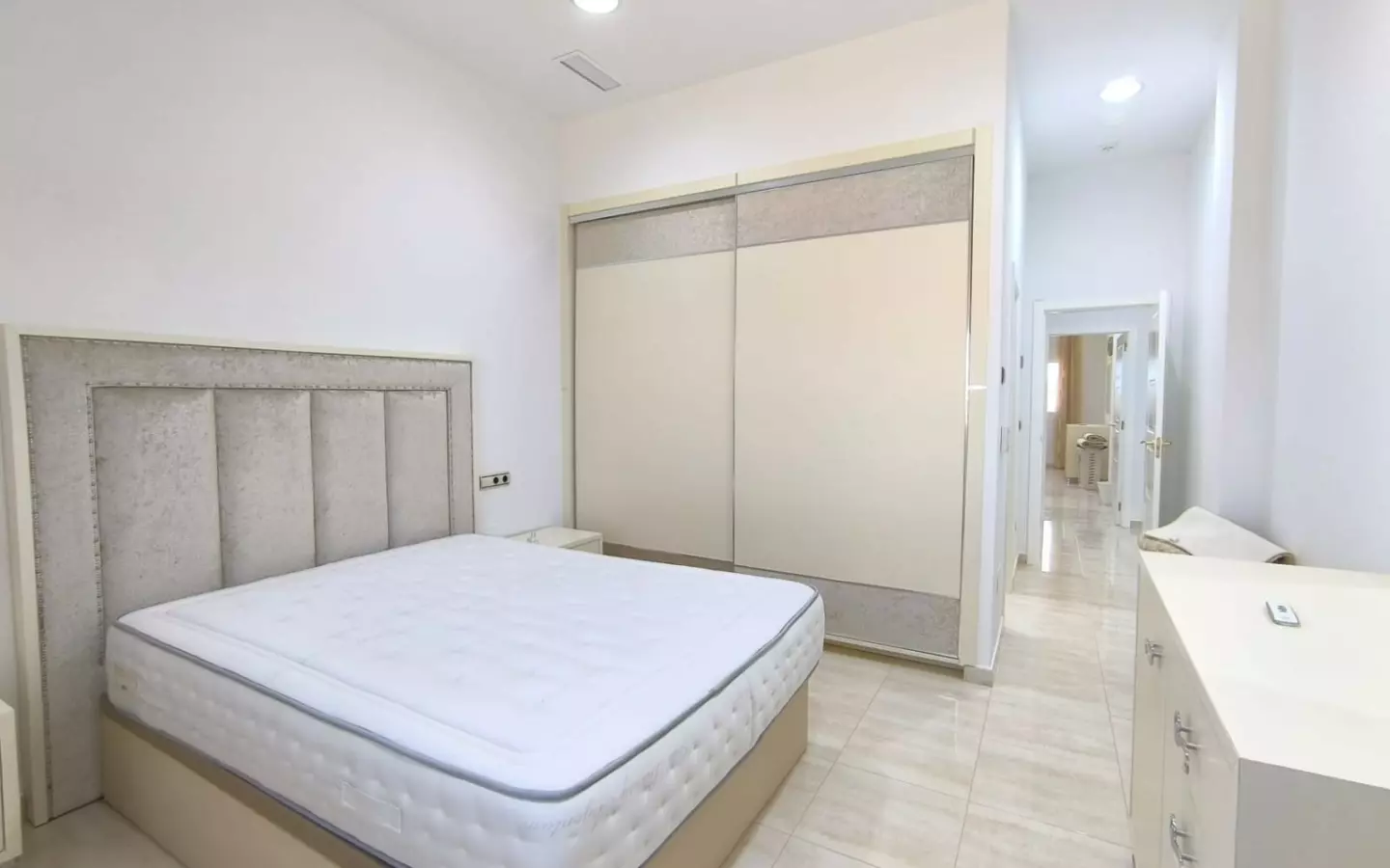 4-bedroom Villa In Pinoso, Spain (209 M²)