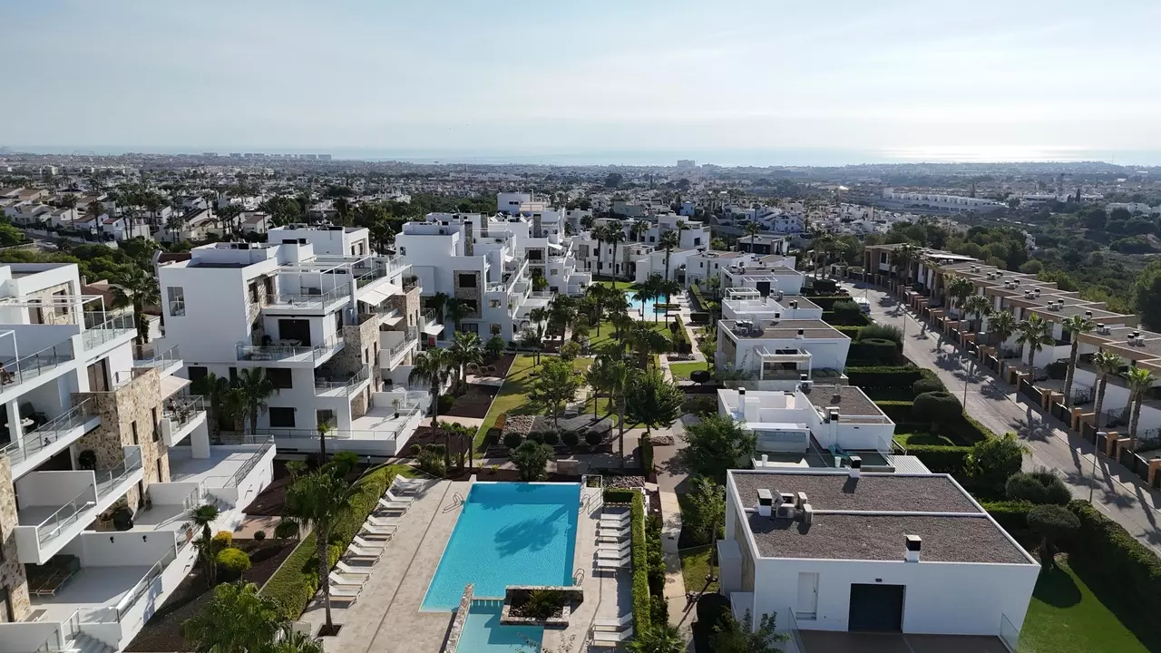 3-bedroom Semi In Orihuela Costa, Spain (102 M²)