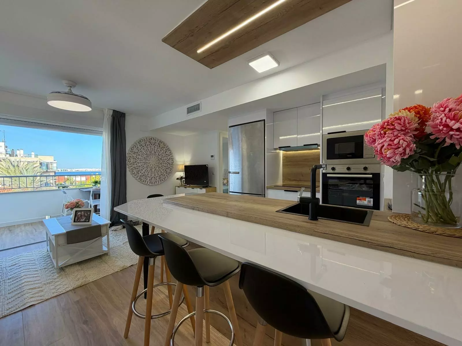 7-1-1c490b 3-bedroom Apartment In Torrevieja, Spain (92 M²)