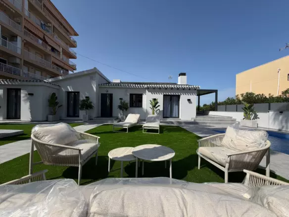 4-bedroom Villa In Torrevieja, Spain (103 M²)