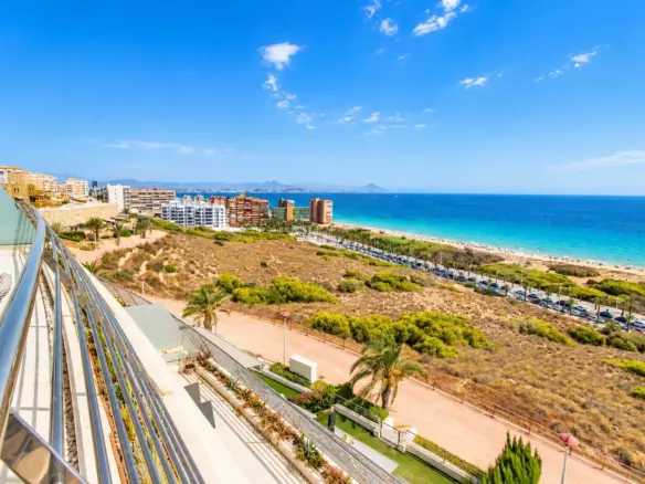 3-bedroom Apartment In Arenales Del Sol, Spain (153 M²)