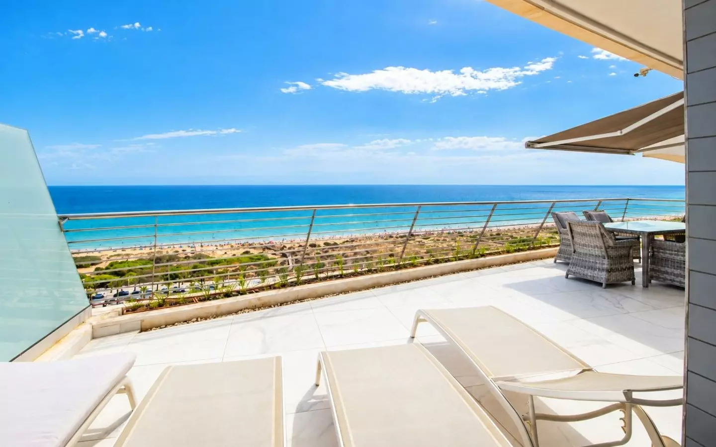 3-bedroom Apartment In Arenales Del Sol, Spain (153 M²)