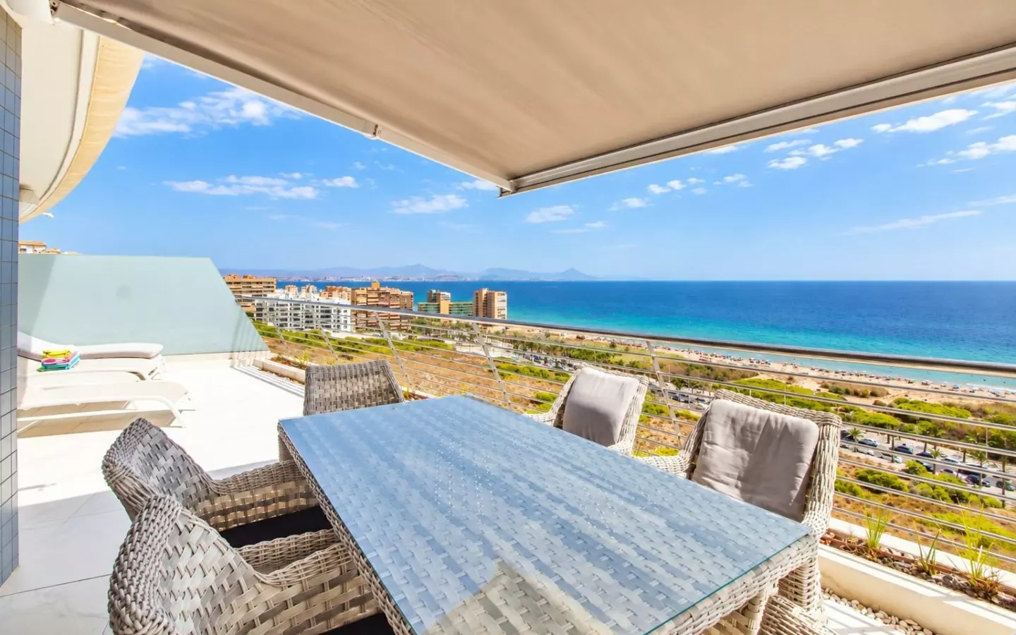 3-bedroom Apartment In Arenales Del Sol, Spain (153 M²)