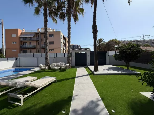 4-bedroom Villa In Torrevieja, Spain (103 M²)