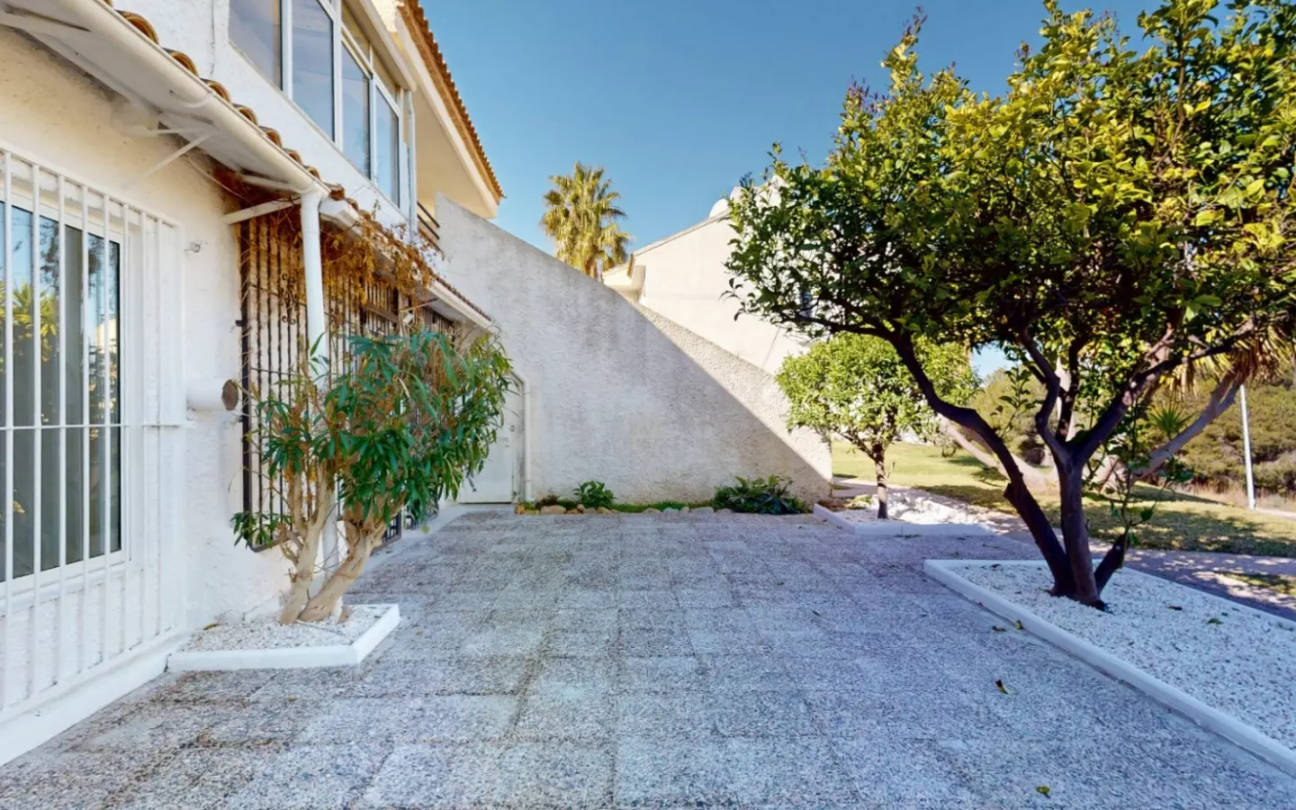 2-bedroom Apartment In Orihuela Costa, Spain (86 M²)