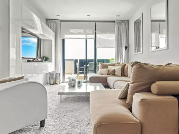 3-bedroom Apartment In Orihuela Costa, Spain (109 M²)