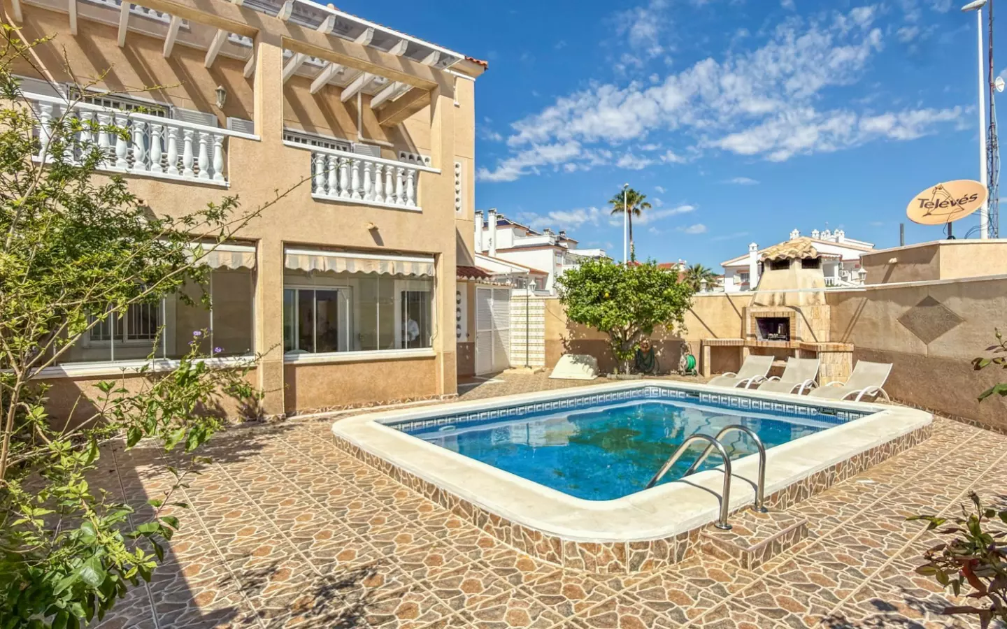 3-bedroom Apartment In Orihuela Costa, Spain (102 M²)