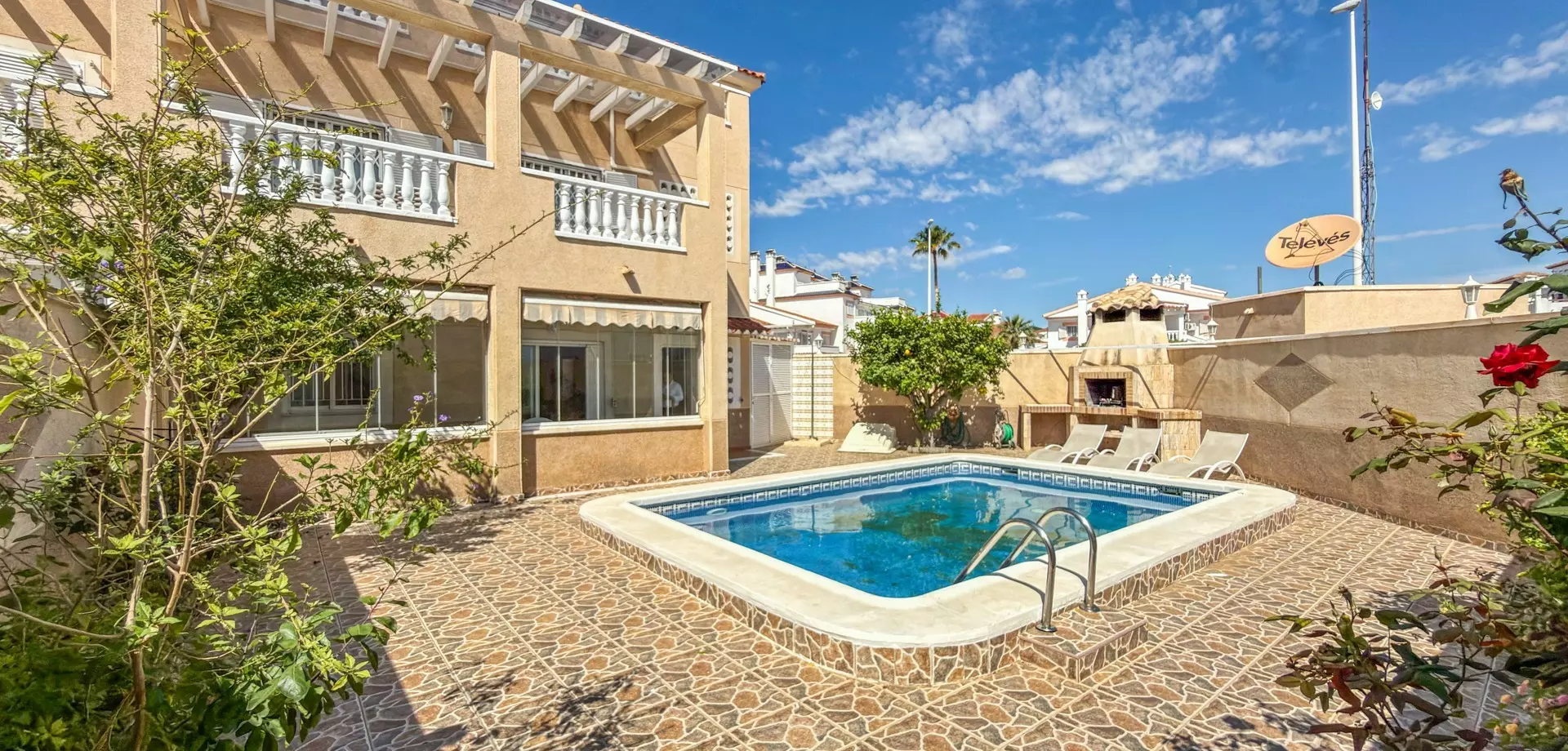 3-bedroom Apartment In Orihuela Costa, Spain (102 M²)