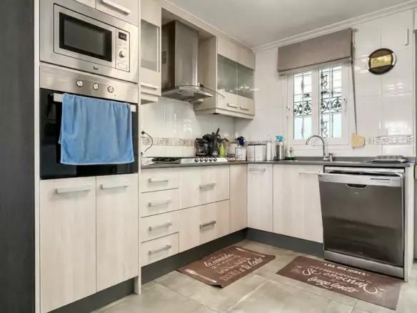 3-bedroom Villa In Orihuela Costa, Spain (140 M²)