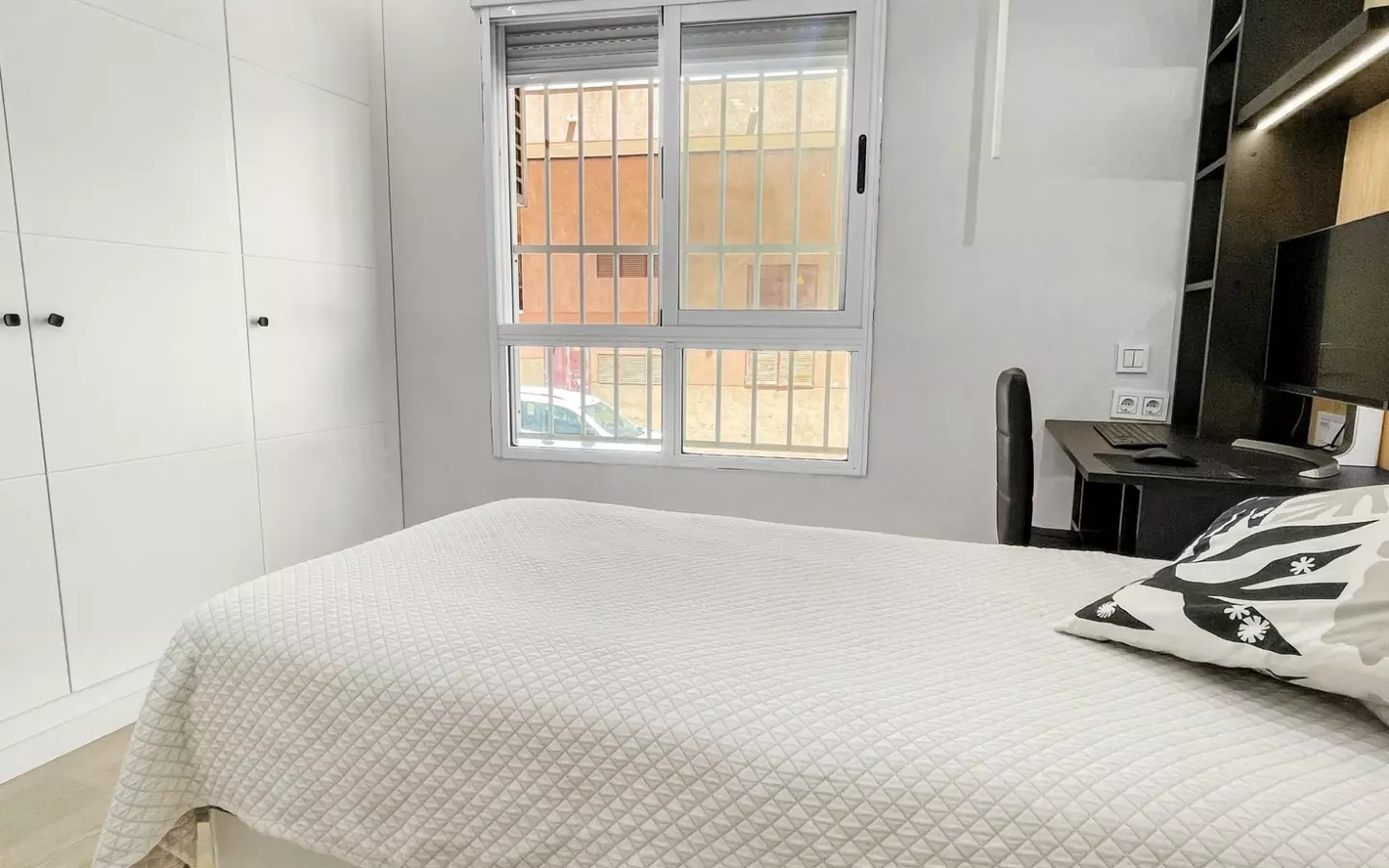 3-bedroom Apartment In Torrevieja, Spain (108 M²)
