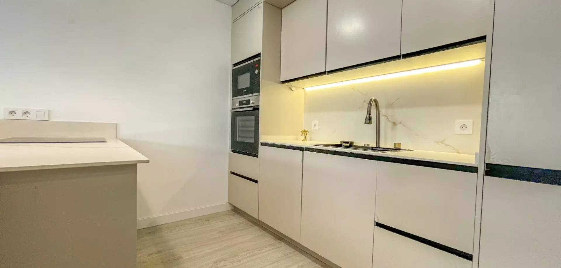 2-bedroom Apartment In Torrevieja, Spain (91 M²)