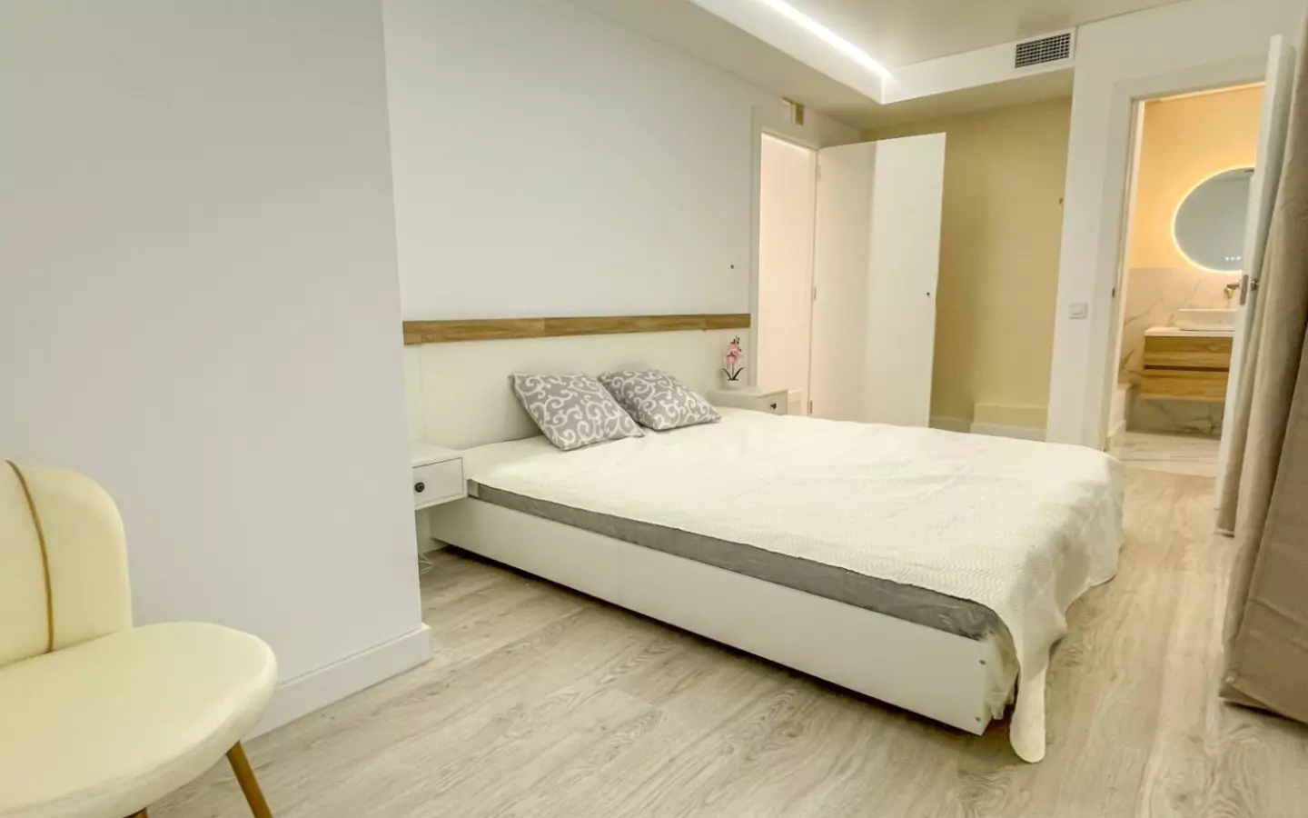 2-bedroom Apartment In Torrevieja, Spain (91 M²)