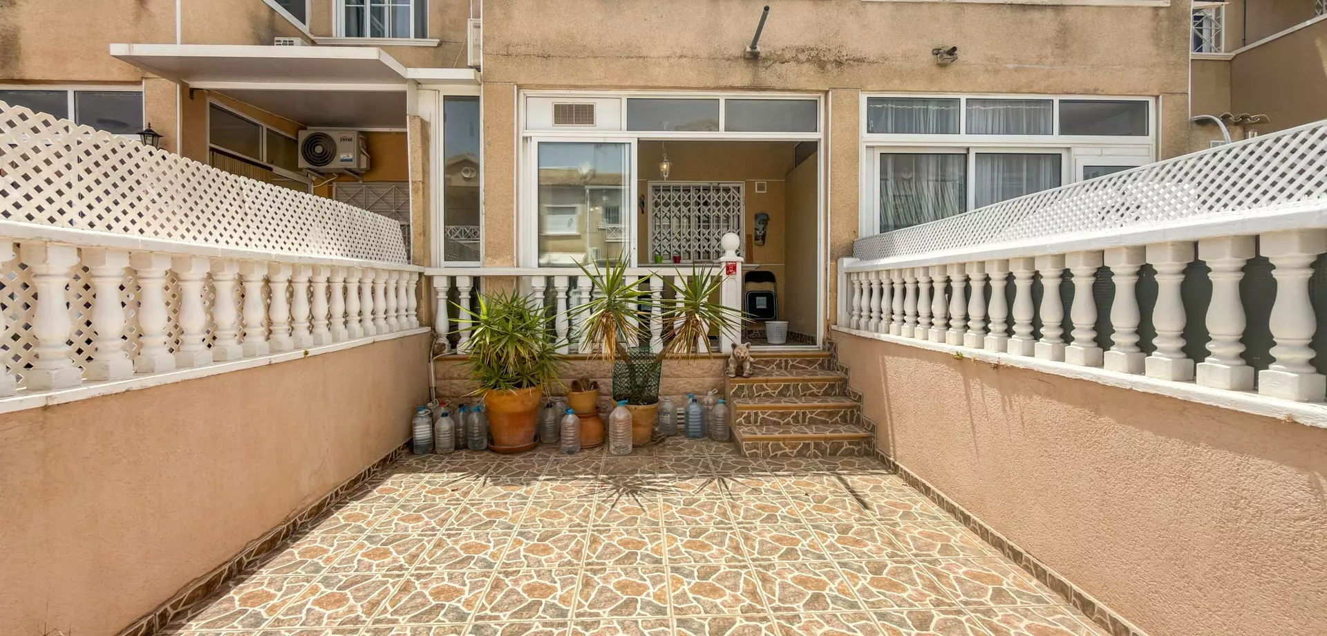 2-bedroom Townhouse In Torrevieja, Spain (69 M²)