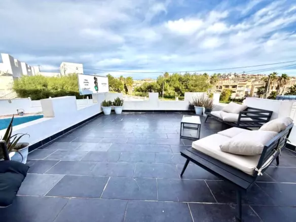 6-bedroom Villa In Villamartin, Spain (218 M²)