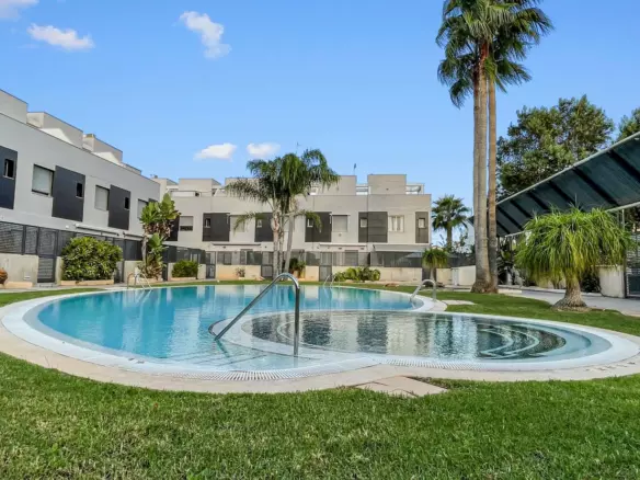 3-bedroom Townhouse In Pilar De La Horadada, Spain (104 M²)