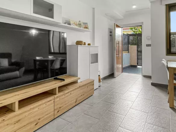 3-bedroom Townhouse In Pilar De La Horadada, Spain (104 M²)