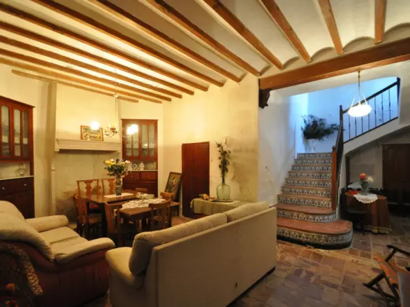 7-bedroom Town House In Pinoso, Spain (613 M²)