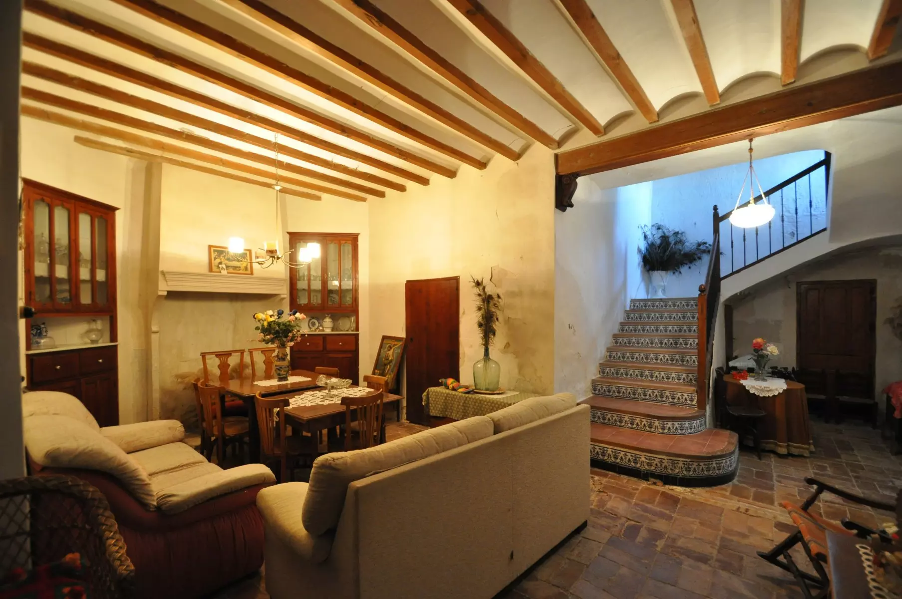 7-bedroom Town House In Pinoso, Spain (613 M²)