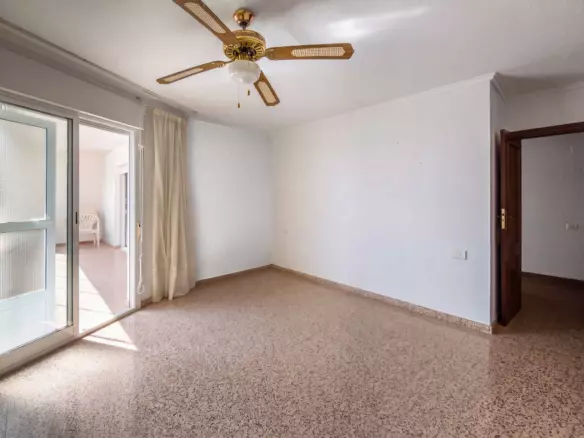 3-bedroom Apartment In Torrevieja, Spain (97 M²)