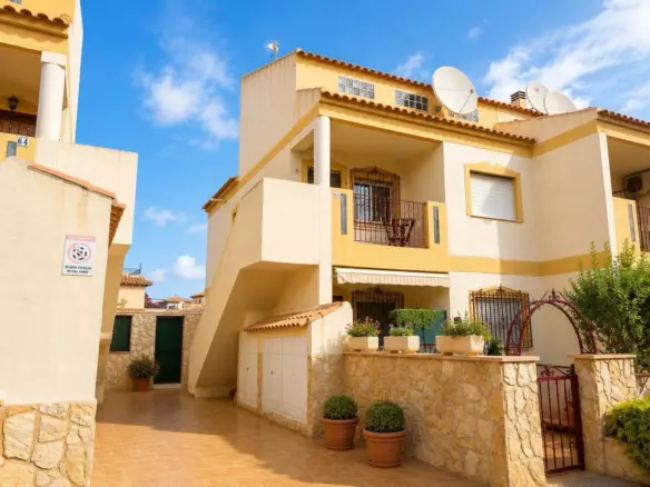 3-bedroom Apartment In Orihuela Costa, Spain (52 M²)