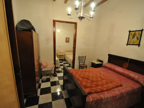 7-bedroom Town House In Pinoso, Spain (613 M²)