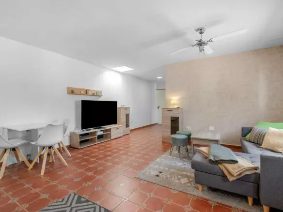 6-bedroom Villa In Ciudad Quesada, Spain (285 M²)
