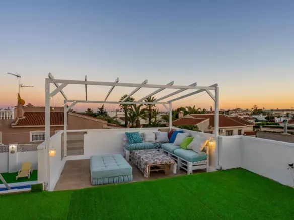 6-bedroom Villa In Ciudad Quesada, Spain (285 M²)