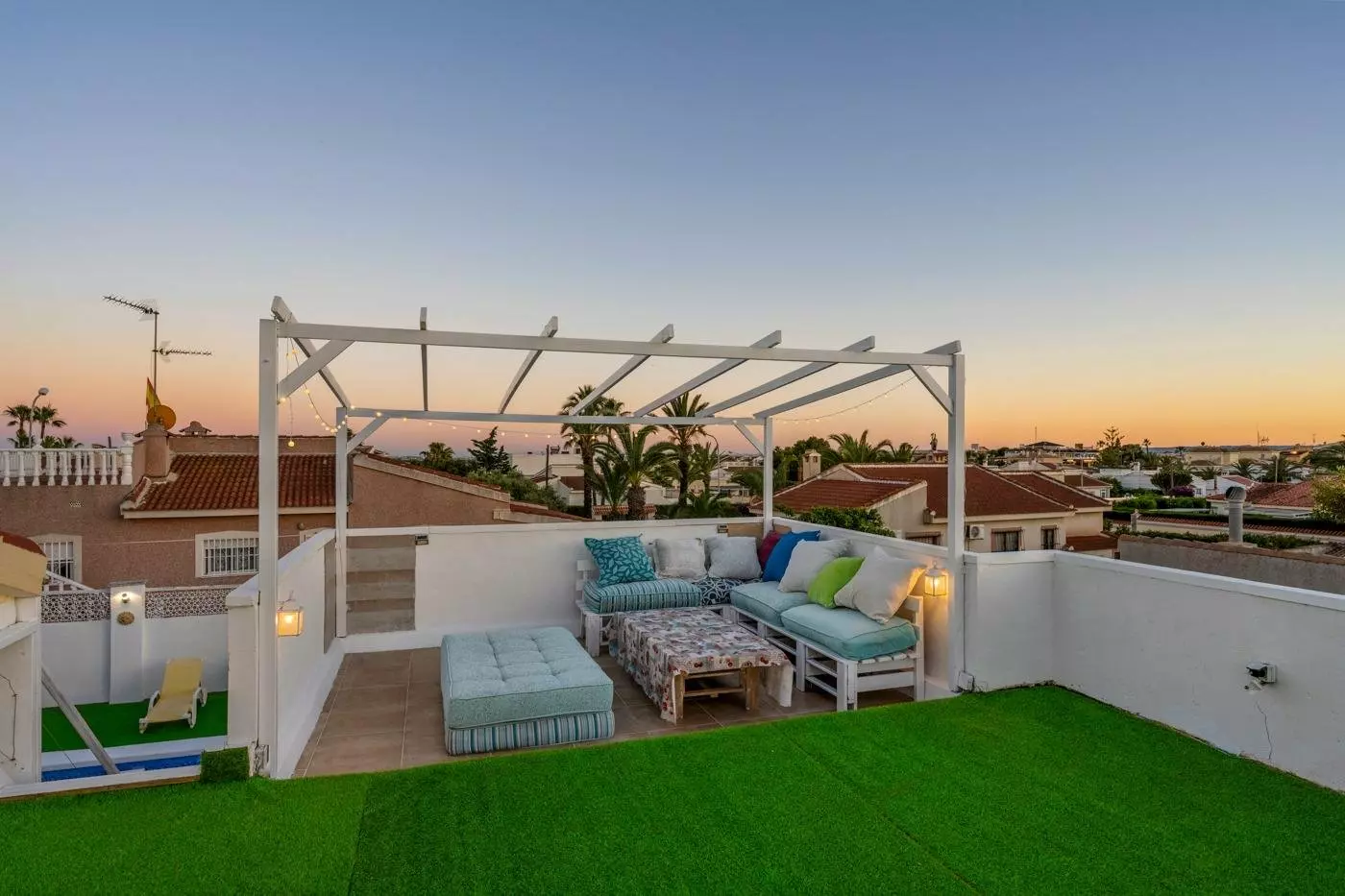 6-bedroom Villa In Ciudad Quesada, Spain (285 M²)