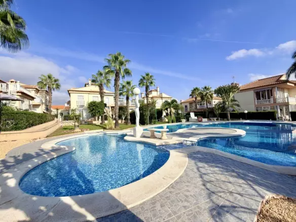 2-bedroom Bungalow In Torrevieja, Spain (74 M²)