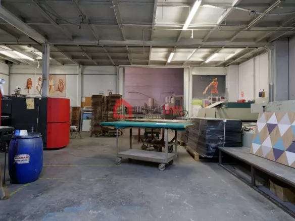 Industrial Building In Náquera (1.342 M²)