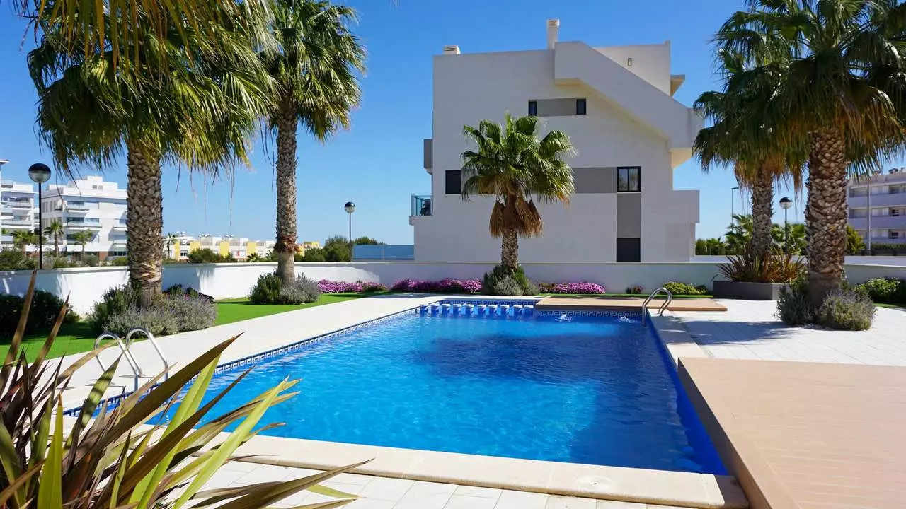 3-bedroom Penthouse In Orihuela Costa, Spain (96 M²)