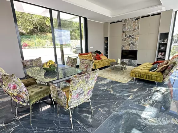 6-bedroom Villa In Orihuela, Spain (450 M²)