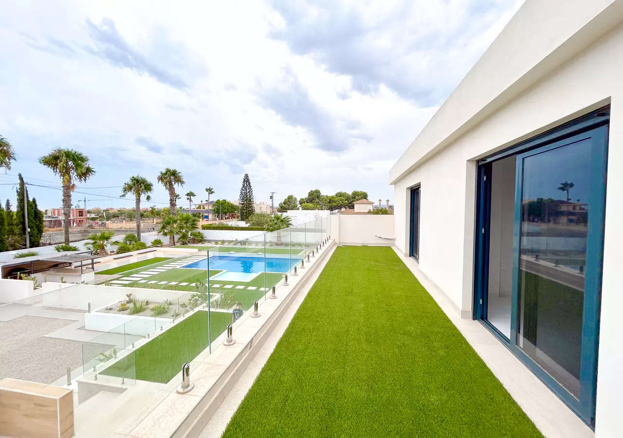 8-bedroom Villa In Los Montesinos, Spain (377 M²)