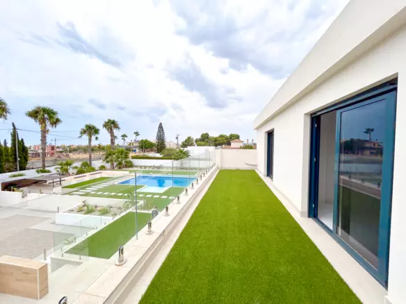 8-bedroom Villa In Los Montesinos, Spain (377 M²)