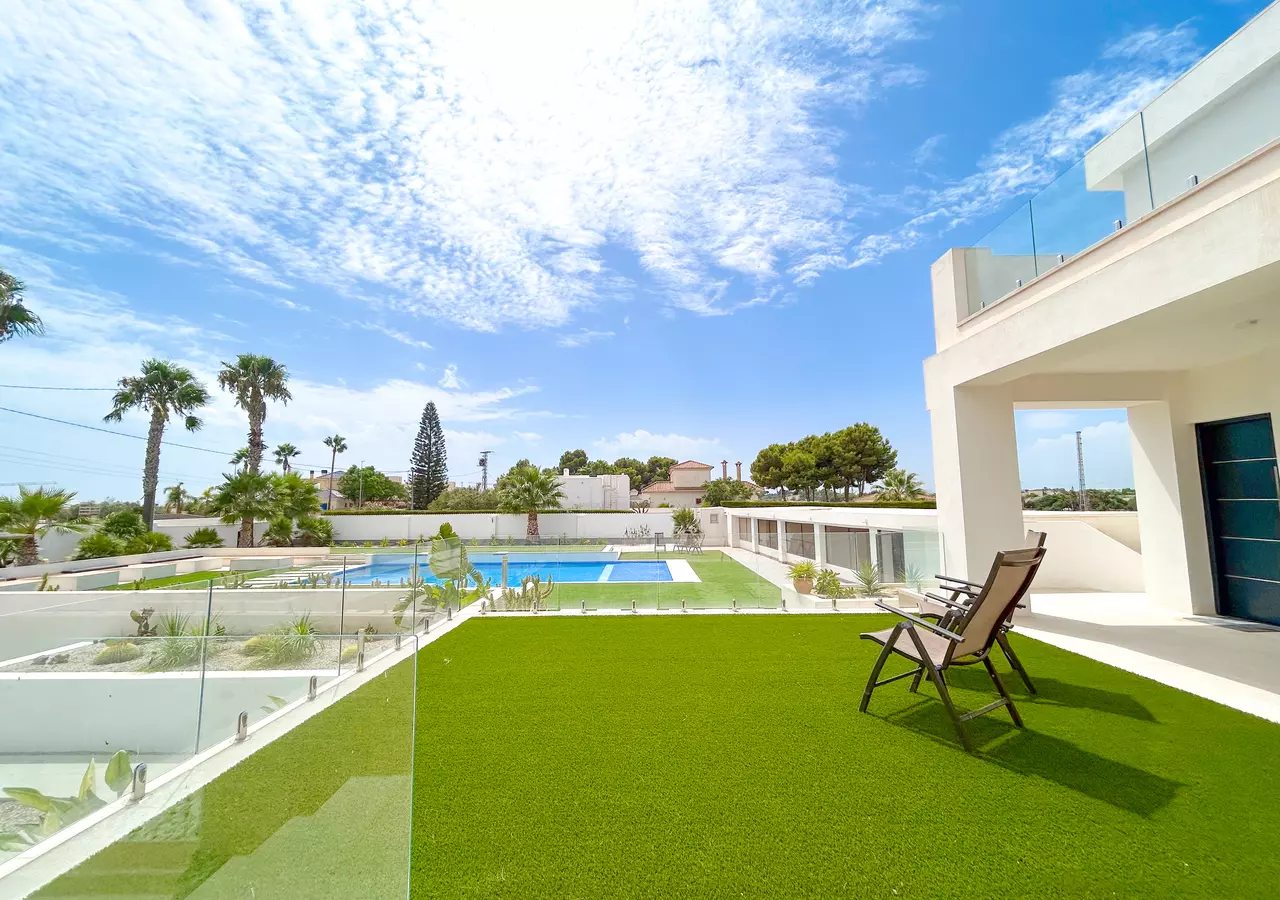 8-bedroom Villa In Los Montesinos, Spain (377 M²)