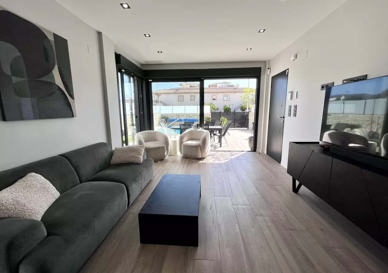 4-bedroom Villa In Orihuela Costa, Spain (190 M²)