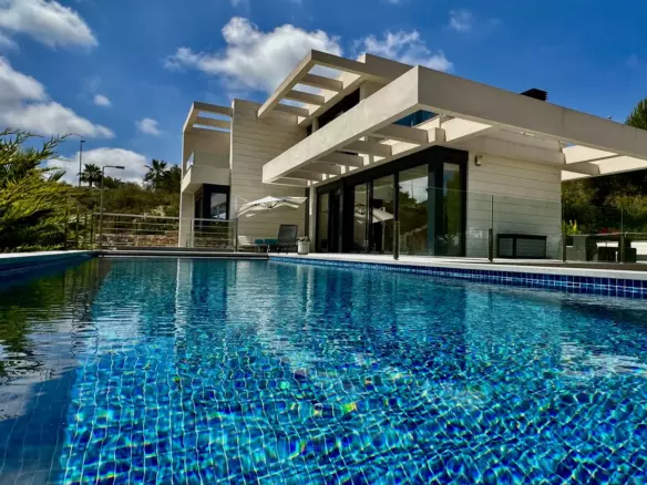 6-bedroom Villa In Orihuela, Spain (450 M²)