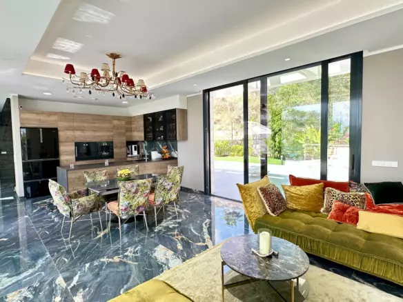 6-bedroom Villa In Orihuela, Spain (450 M²)