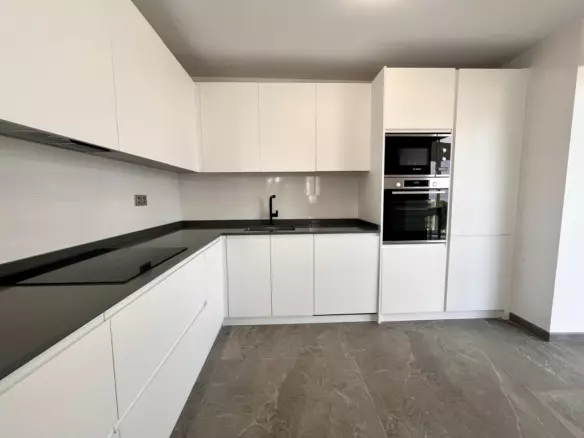 6-bedroom Villa In Torrevieja, Spain (218 M²)