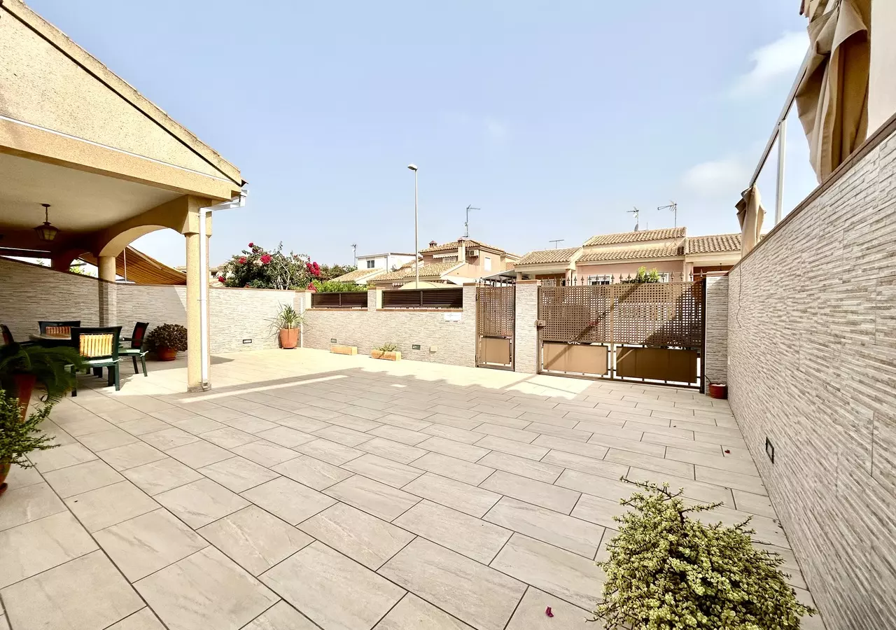 3-bedroom Town House In Pilar De La Horadada, Spain (132 M²)